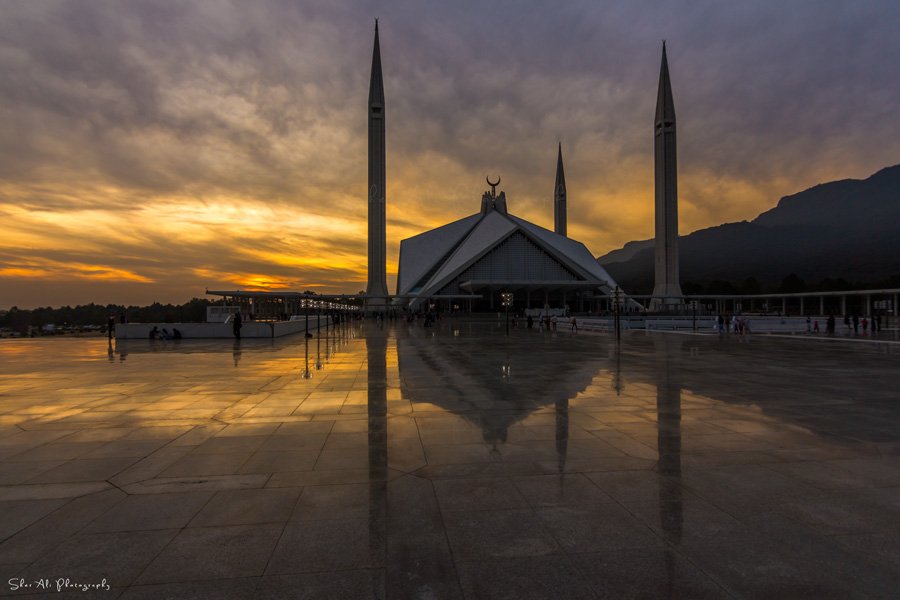 last sunset of 2015 at shah faisal mosque